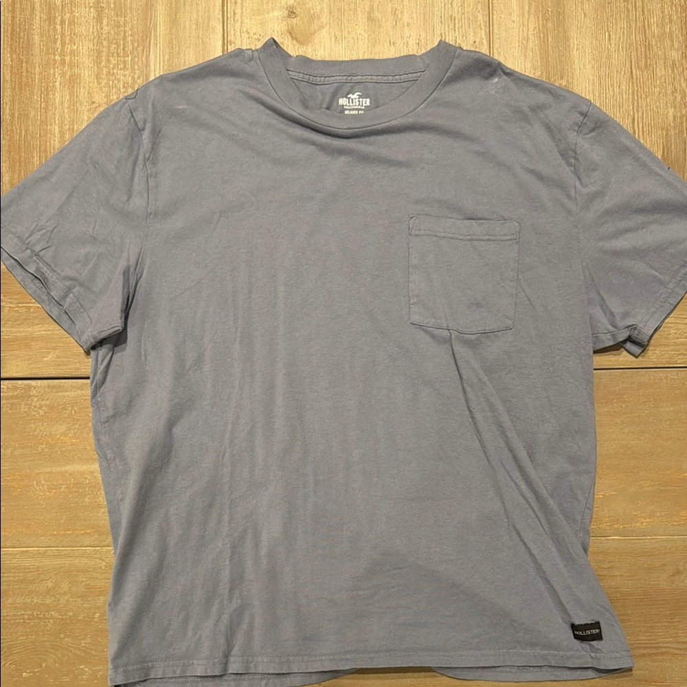 Hollister Men's Blue T-Shirt
